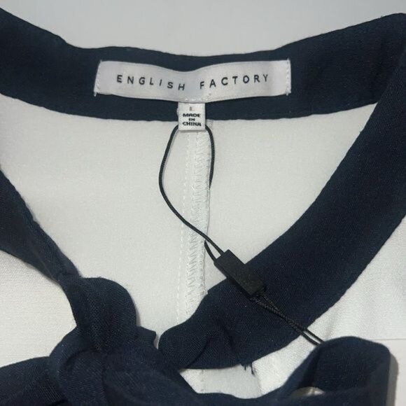 English Factory Sleeveless White Shift Dress With Navy Tie Collar Size Large - Picture 3 of 12